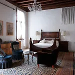 아파트호텔 Palazzo Contarini Della Porta Di Ferro
