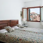 Palazzo Contarini Della Porta Di Ferro 아파트호텔