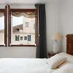 Palazzo Contarini Della Porta Di Ferro 아파트호텔
