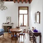 아파트호텔 Palazzo Contarini Della Porta Di Ferro