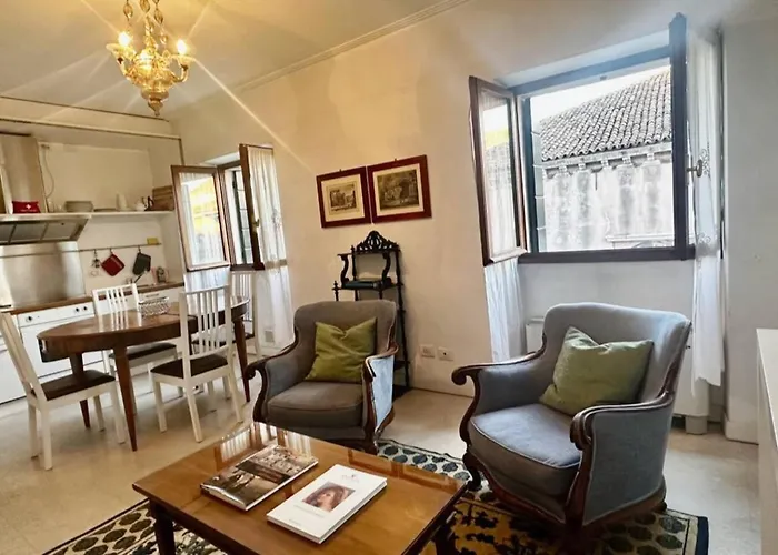 Apartahotel Palazzo Contarini Della Porta Di Ferro 4*
