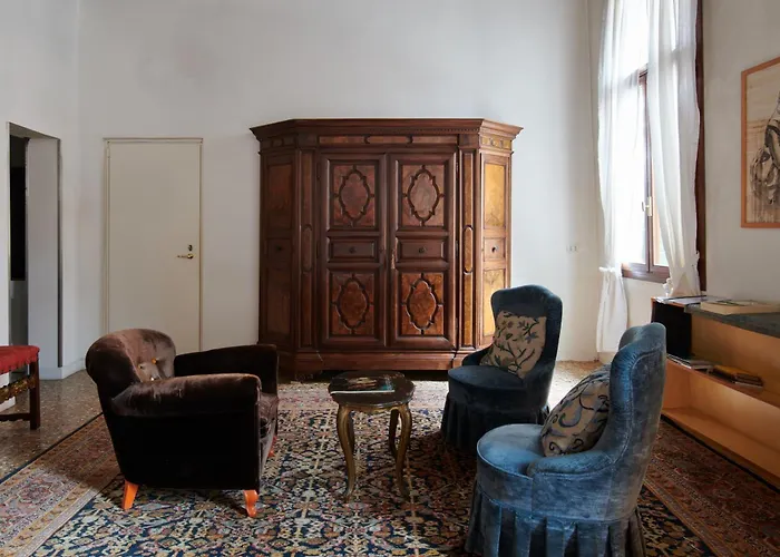 Apartahotel Palazzo Contarini Della Porta Di Ferro 4*