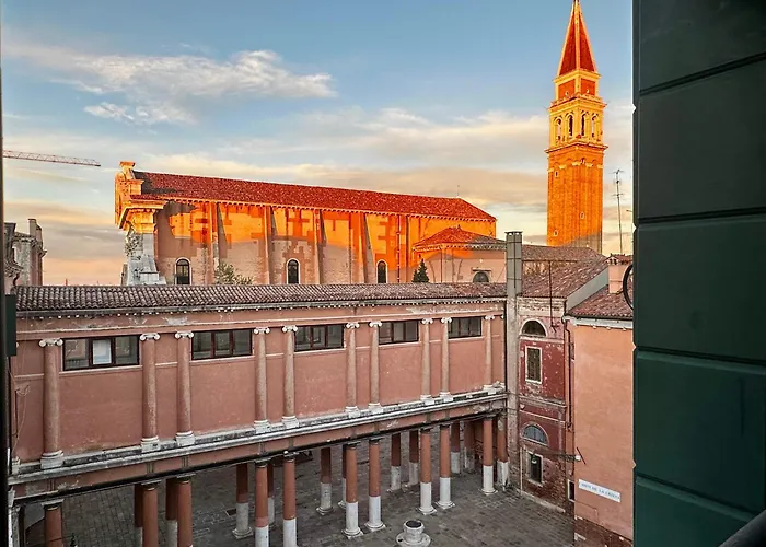 Apartahotel Palazzo Contarini Della Porta Di Ferro