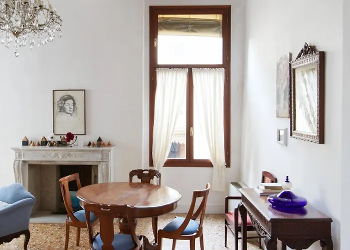 Apartahotel Palazzo Contarini Della Porta Di Ferro
