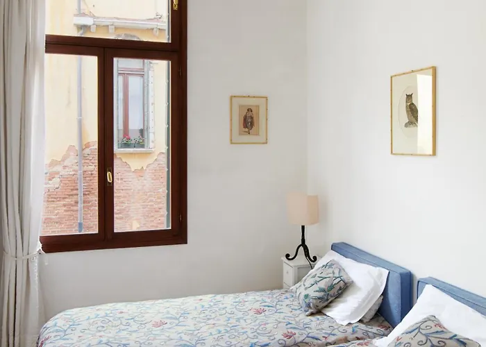 Palazzo Contarini Della Porta Di Ferro Apartahotel