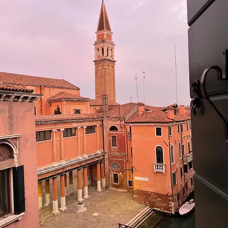 Palazzo Contarini Della Porta Di Ferro מלון דירות 4*