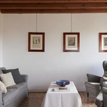 Palazzo Contarini Della Porta Di Ferro 4*