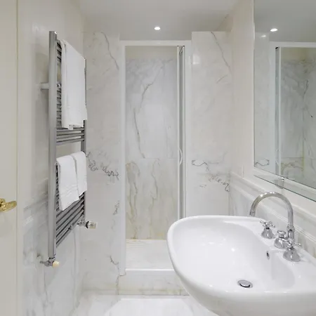 Palazzo Contarini Della Porta Di Ferro מלון דירות