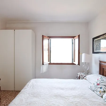 Palazzo Contarini Della Porta Di Ferro ונציה