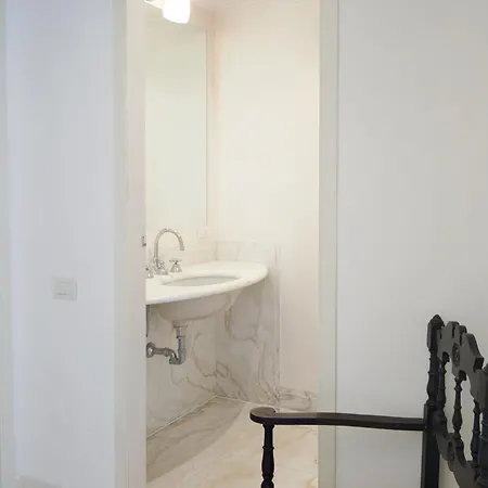 Palazzo Contarini Della Porta Di Ferro מלון דירות 4*