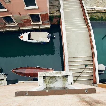 Palazzo Contarini Della Porta Di Ferro מלון דירות ונציה