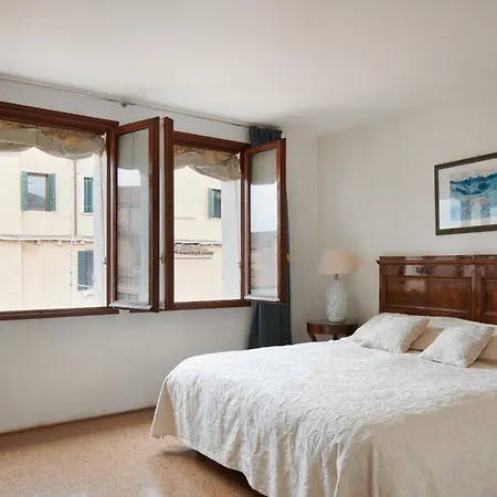 Palazzo Contarini Della Porta Di Ferro מלון דירות ונציה