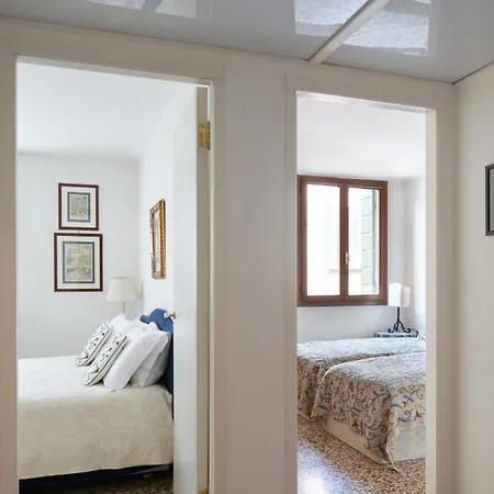 Palazzo Contarini Della Porta Di Ferro ונציה