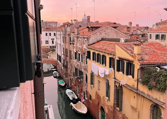 Palazzo Contarini Della Porta Di Ferro