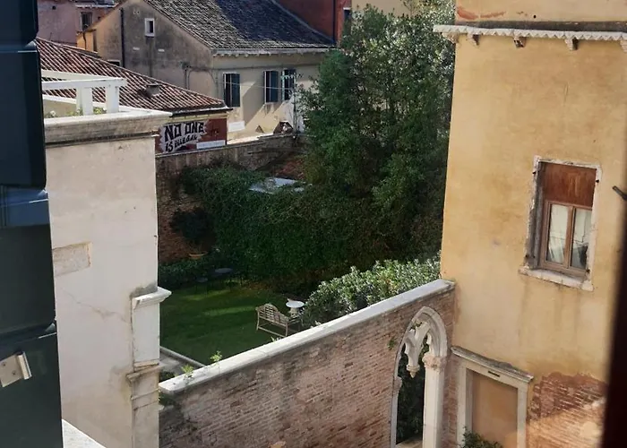 アパートホテル Palazzo Contarini Della Porta Di Ferro ヴェネツィア