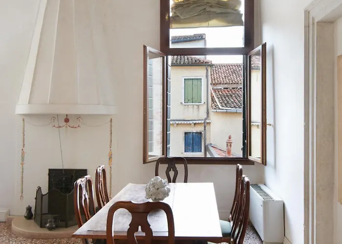 Palazzo Contarini Della Porta Di Ferro アパートホテル